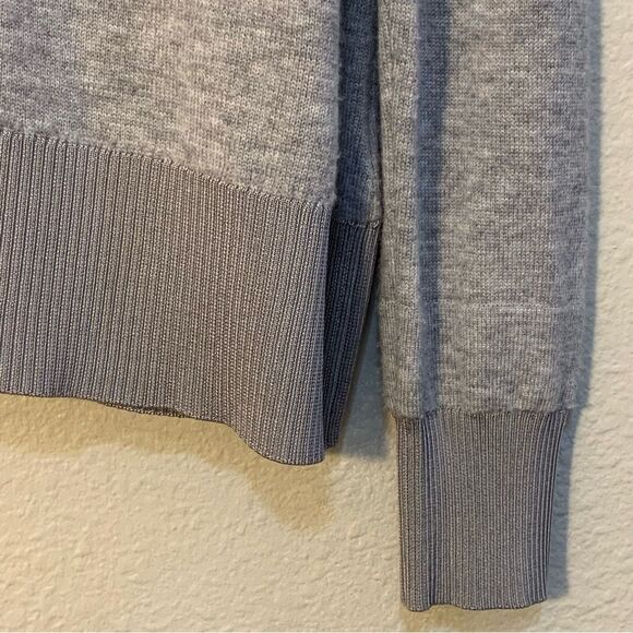 SOFT SURROUNDINGS Wool Alpaca Sweater Women’s Medium Gray V-Neck. - Picture 4 of 11